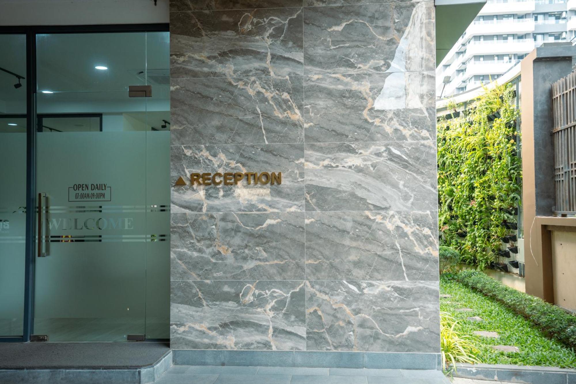 Hamptons Apartments Phnom Penh Exterior photo